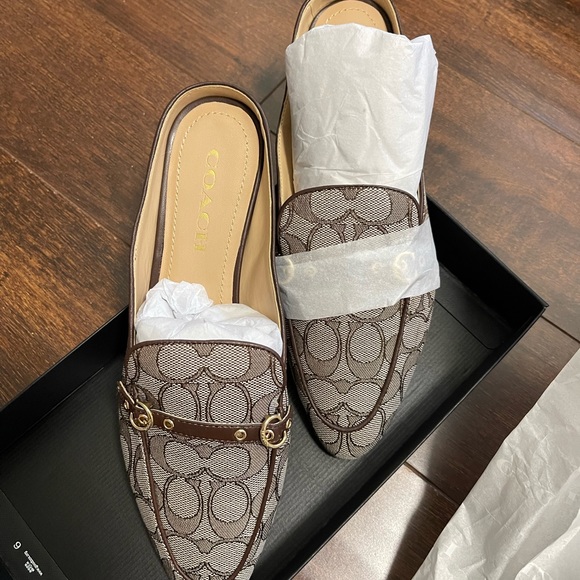 New, in original box. Coach Irene Jacquard Mule shoes in Oak/Maple - Picture 2 of 6